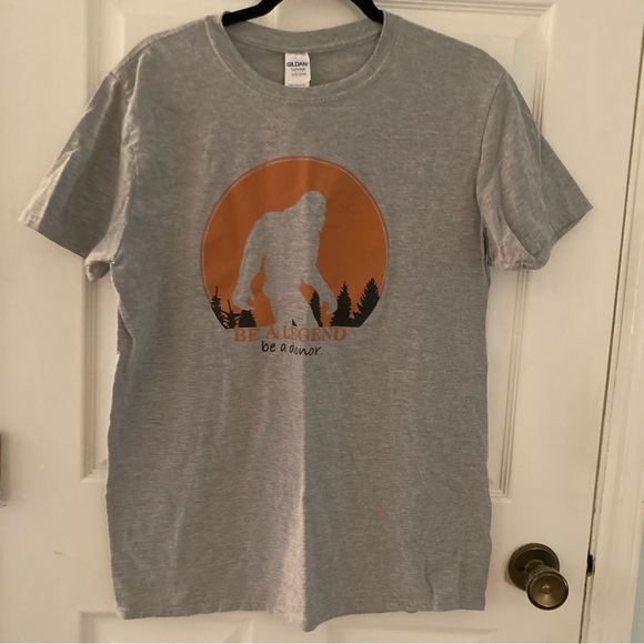 Men’s Large Big Foot Gildan Softstyle T-Shirt - Picture 1 of 4